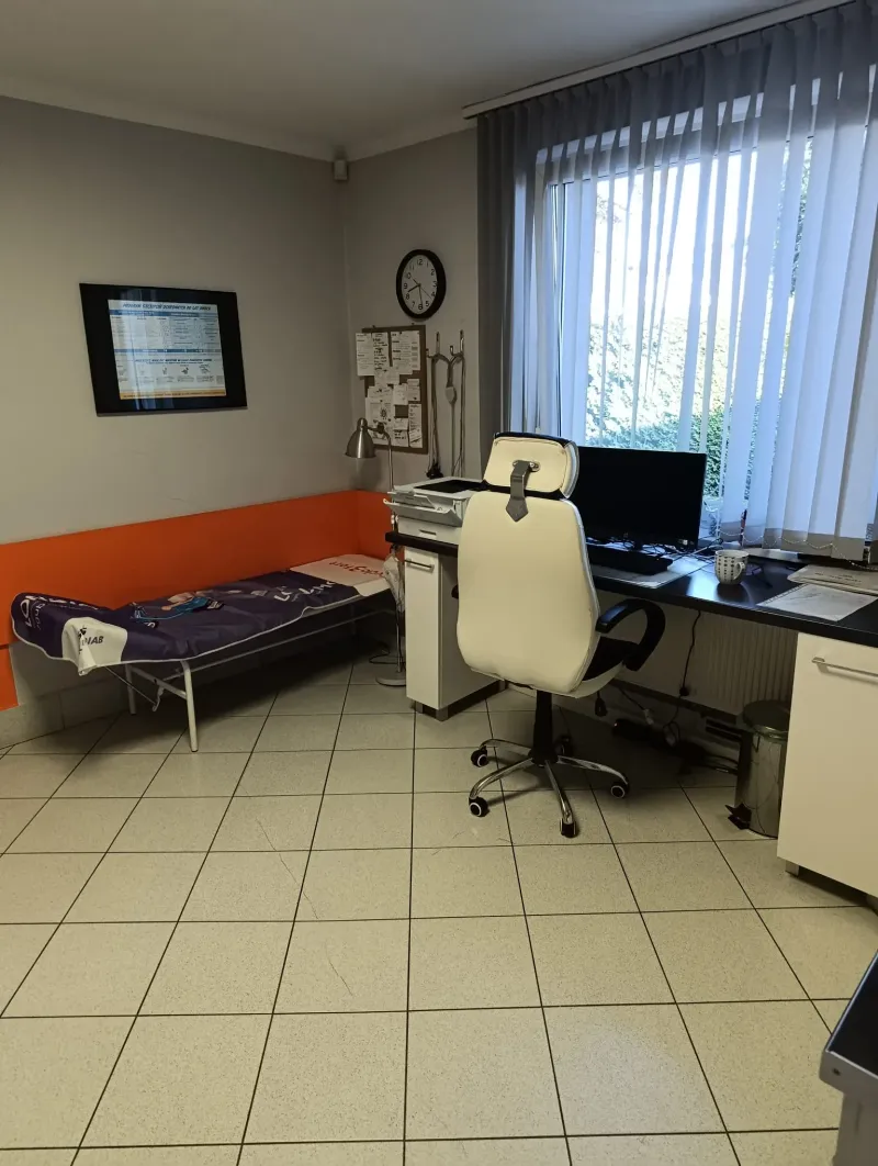 Gabinet konsultacyjny z leżanką zabiegową w OLMED